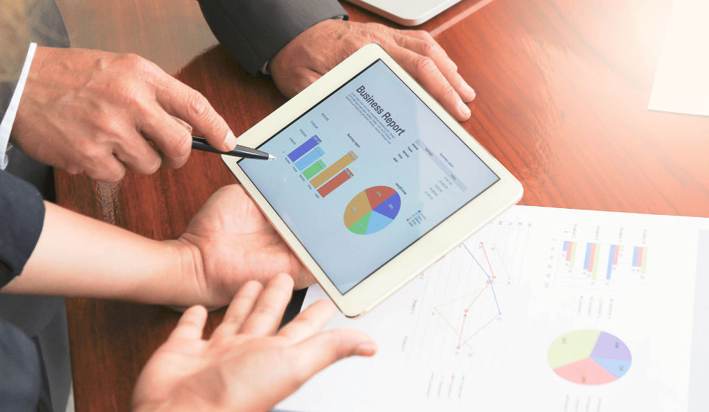 Field Sales: Simple Solution to Engage and Drive Your Team