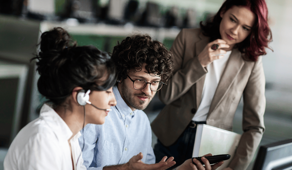 4 Reasons to Boost Your Customer Support with Field Sales App