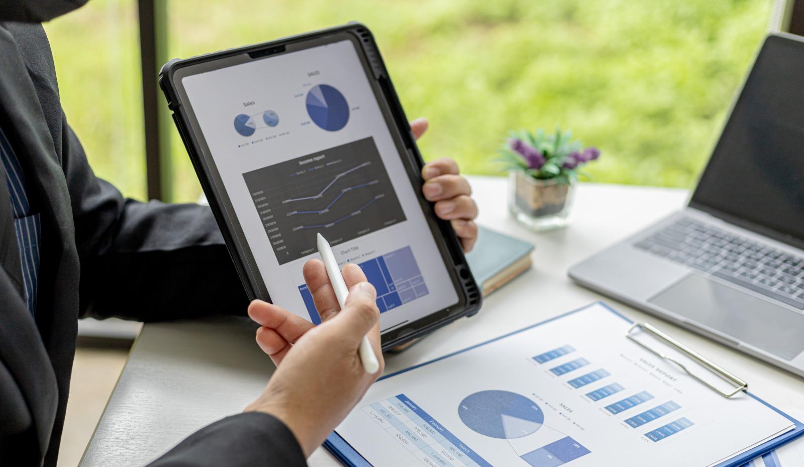 Enhancing Competitive Edge: The Role of a Field Sales App 